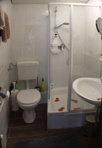 Dusche und WC